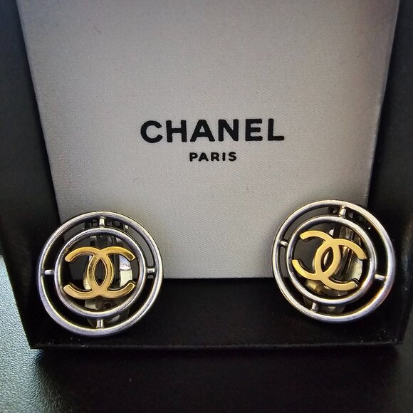 Chanel Vintage Gold Plated CC Silver Round Wheel Clip on Earrings - Picture 1 of 3